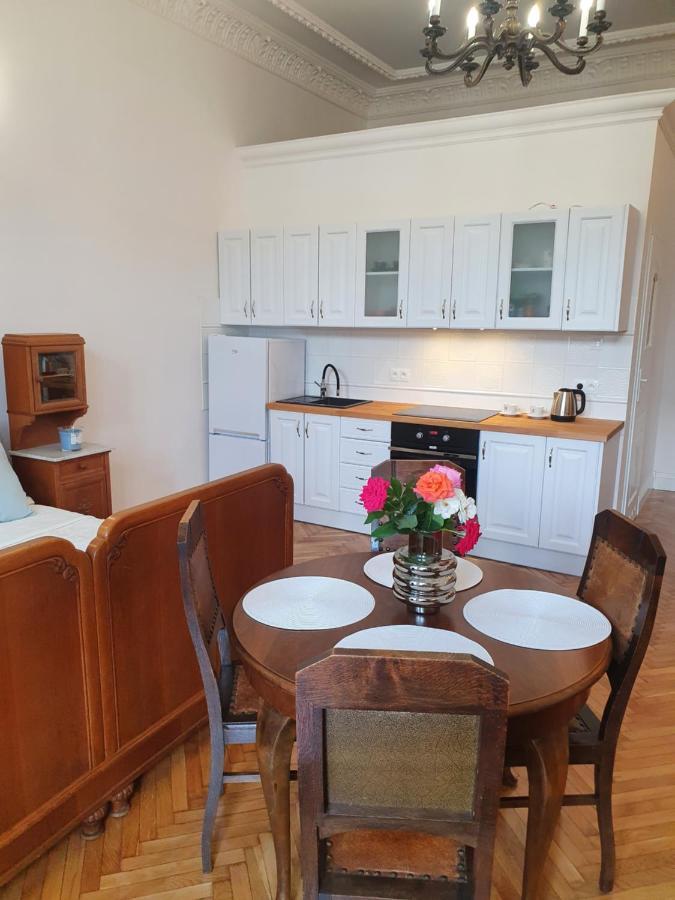 Apartment Prestige Piotrkowska 82 - Wyjatkowy Widok Na Deptak *
