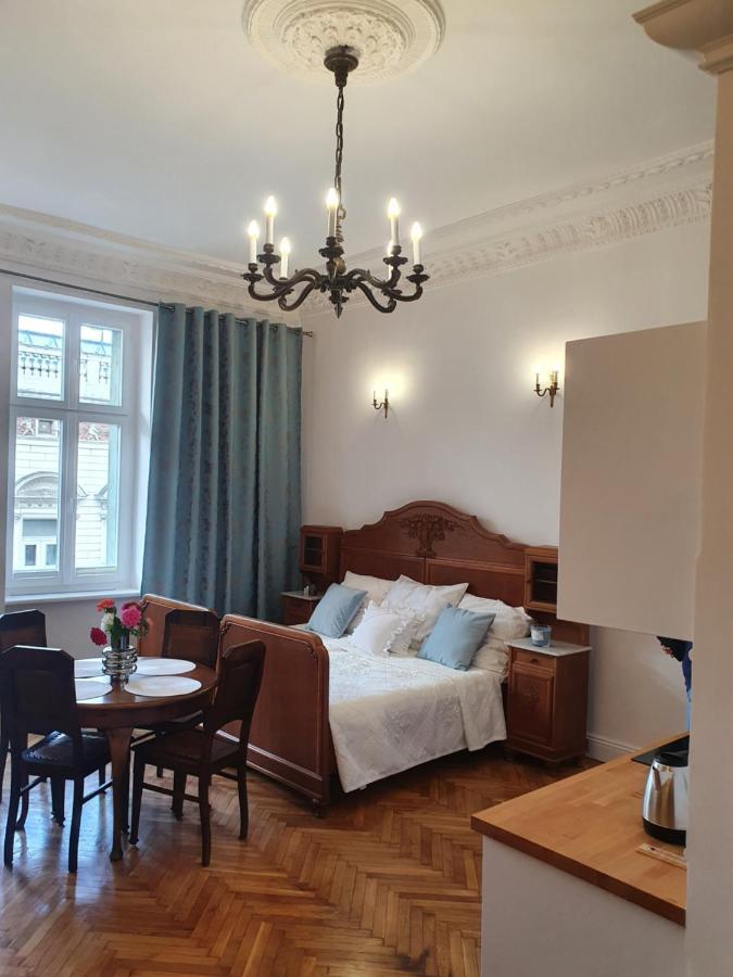 Apartment Prestige Piotrkowska 82 - Wyjatkowy Widok Na Deptak *